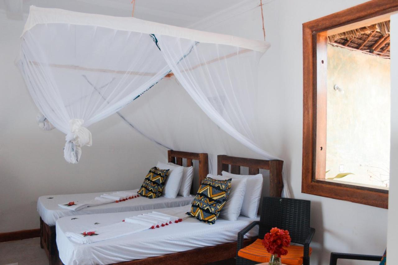 Zanzibar Kusini Beach Bungalows Hotel คิซิมคาซิ ภายนอก รูปภาพ