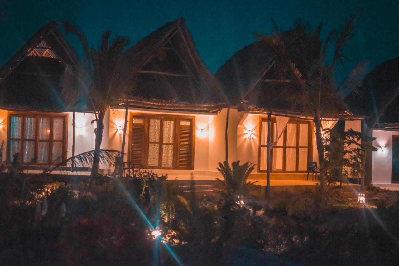 Zanzibar Kusini Beach Bungalows Hotel คิซิมคาซิ ภายนอก รูปภาพ