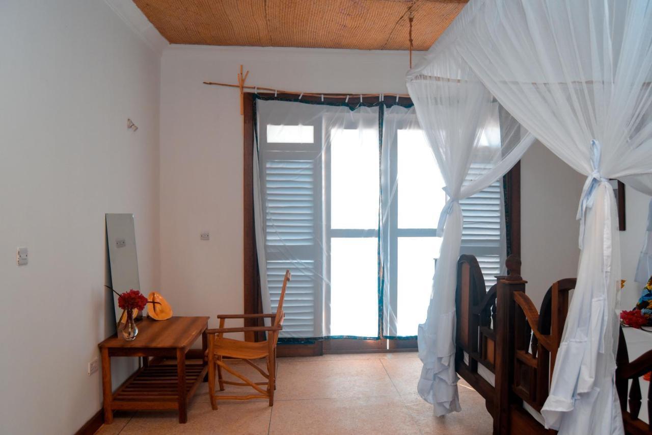 Zanzibar Kusini Beach Bungalows Hotel คิซิมคาซิ ภายนอก รูปภาพ