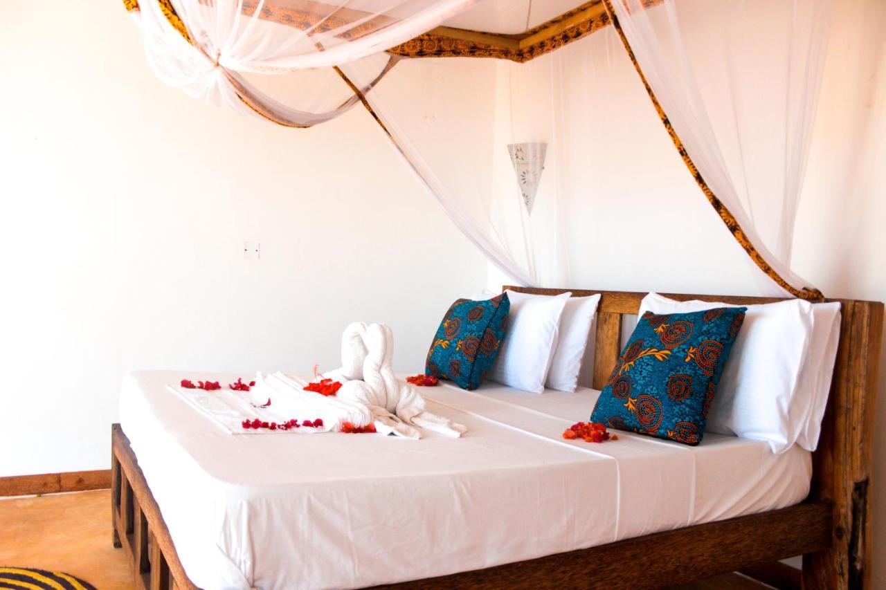 Zanzibar Kusini Beach Bungalows Hotel คิซิมคาซิ ภายนอก รูปภาพ