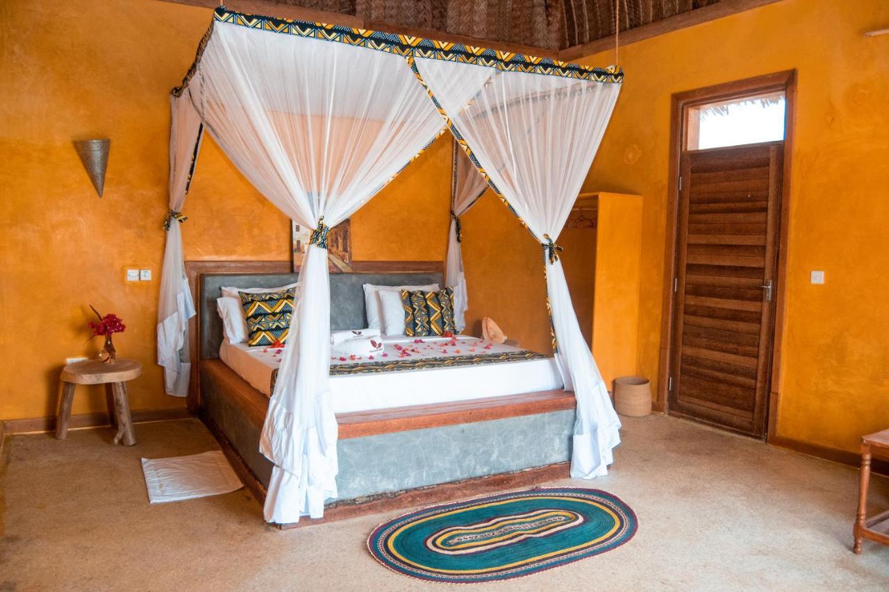 Zanzibar Kusini Beach Bungalows Hotel คิซิมคาซิ ภายนอก รูปภาพ
